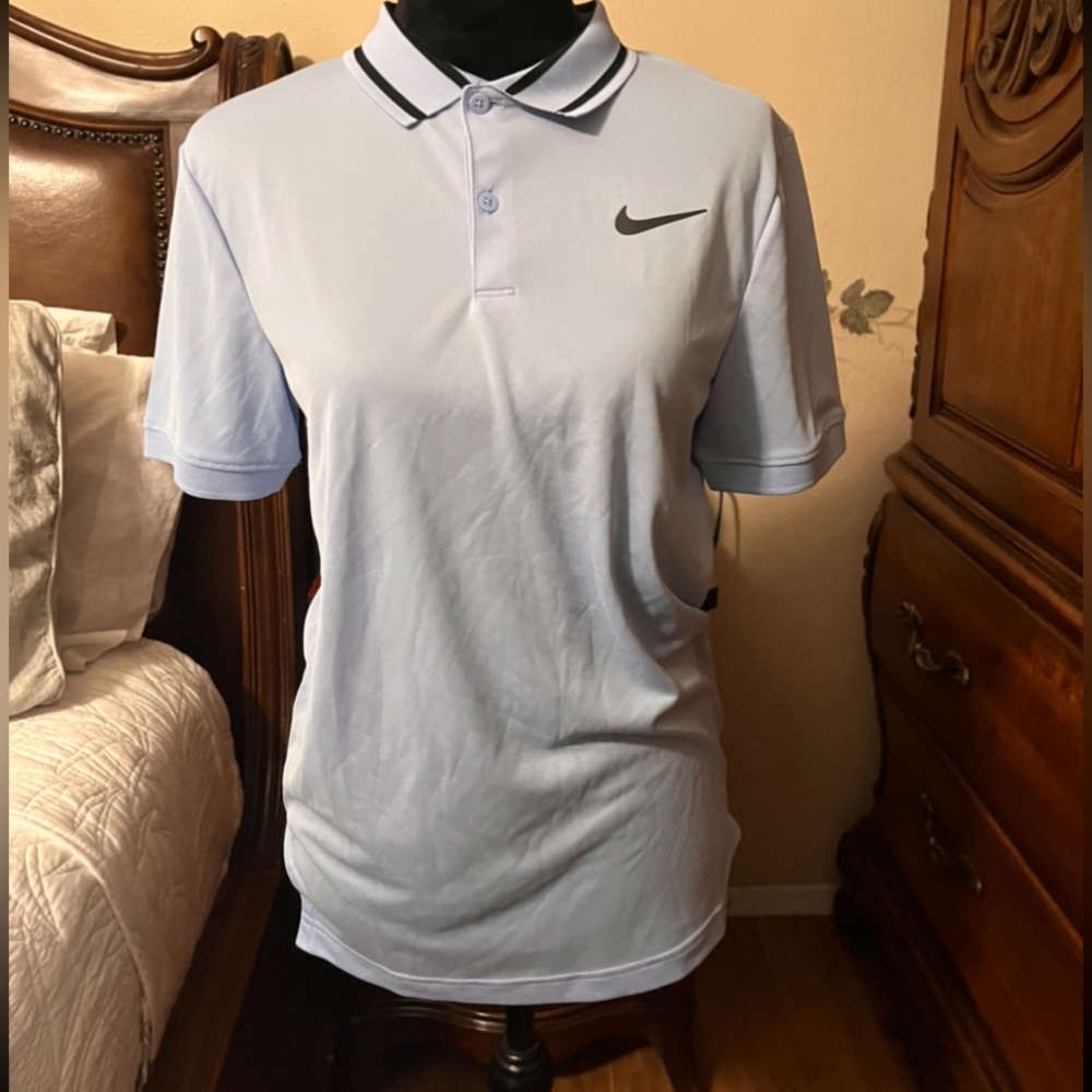 Dri-Fit Victory Pique Polo
Woman - Light Blue